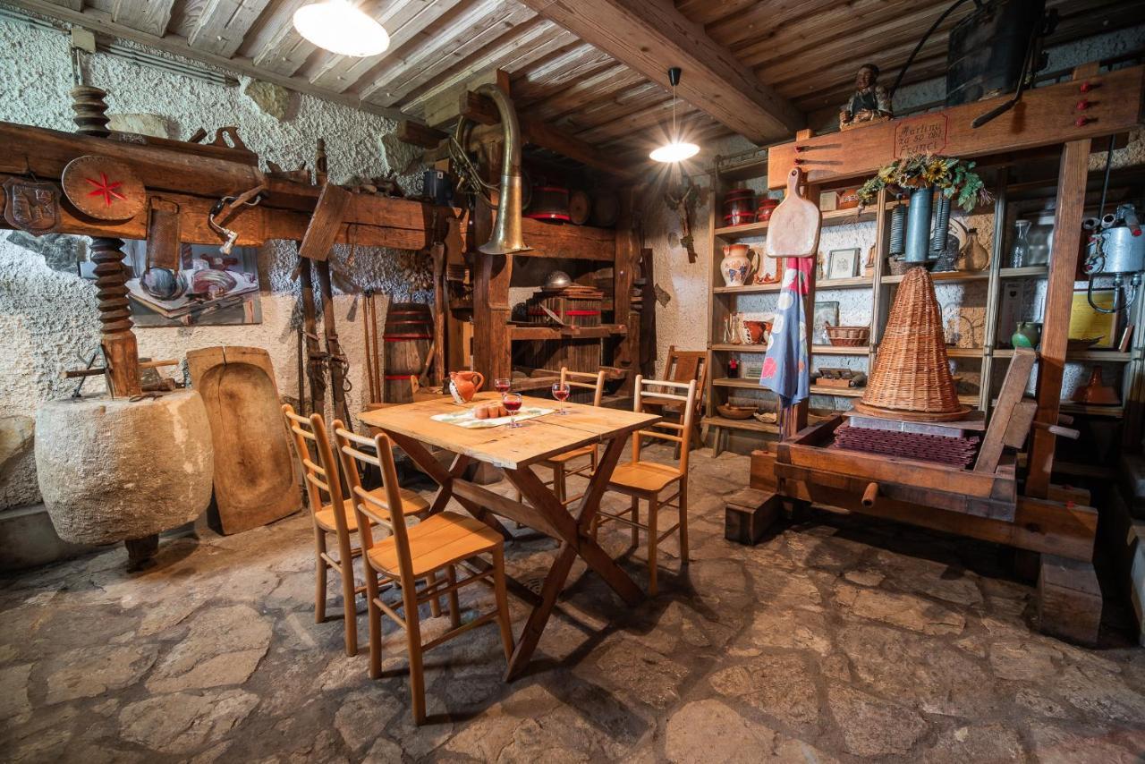 Authentic Countryside Villa With Hot Tub Veliki Kamen المظهر الخارجي الصورة
