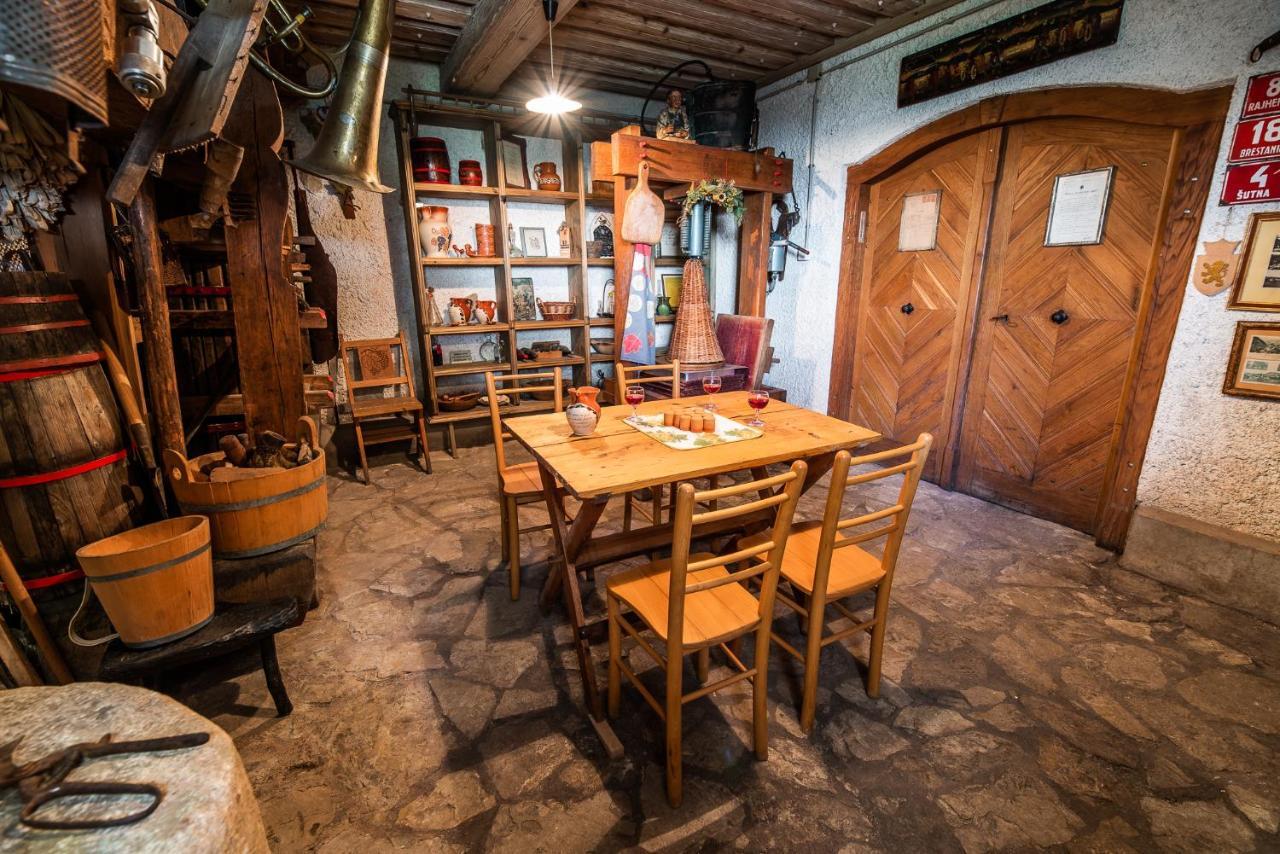 Authentic Countryside Villa With Hot Tub Veliki Kamen الغرفة الصورة